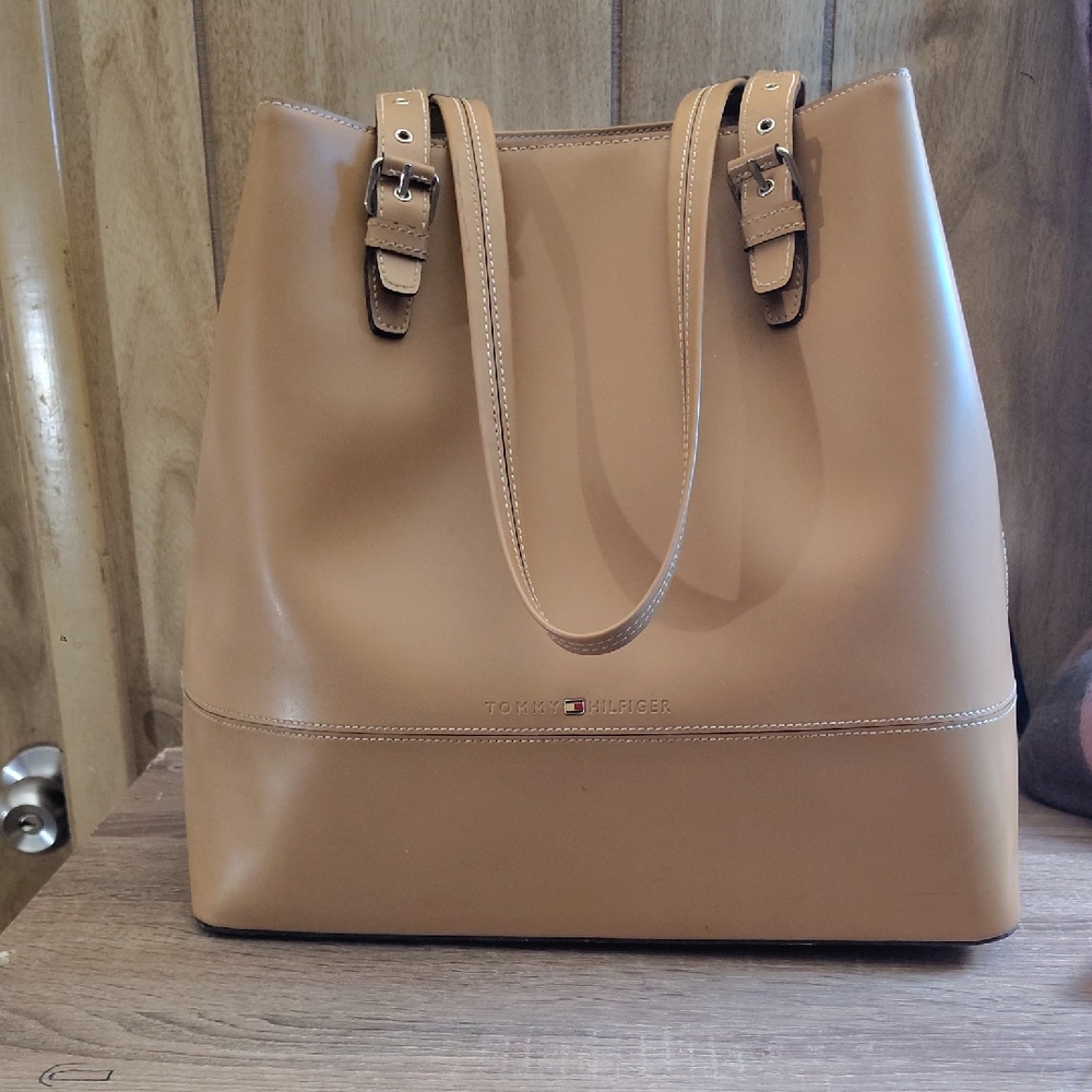Tommy Hilfiger Camel Leather Tote